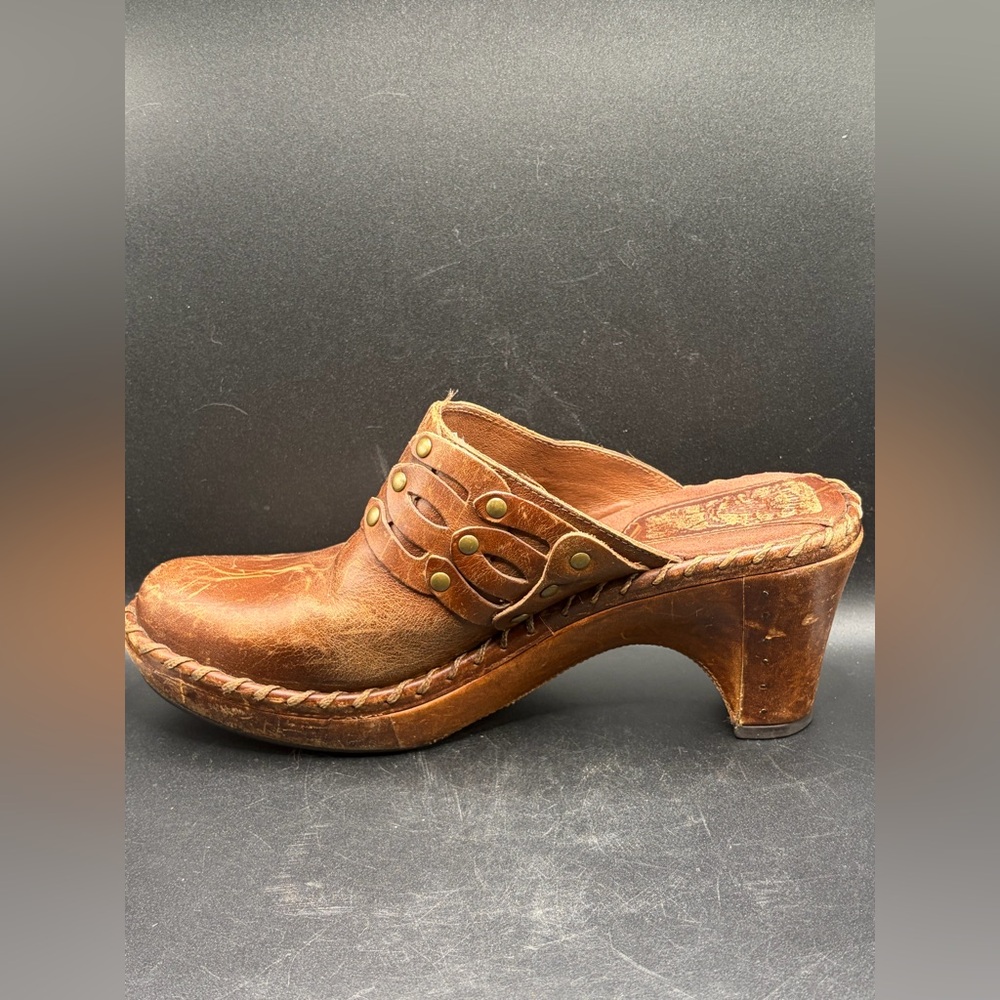 Frye Charlotte Whipstitch Distressed Studded Leather Clogs Mules Heels Boho Shoe - Picture 11 of 16